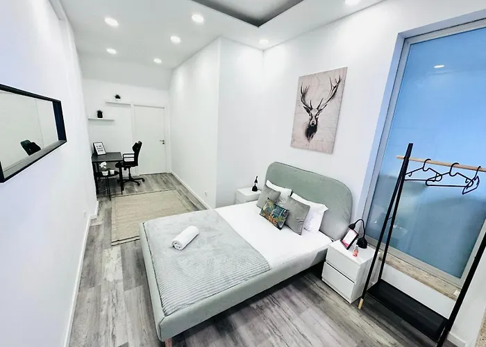 Central Lisbon Studio, Great Central Location